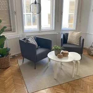 Center W18 Апартаменты